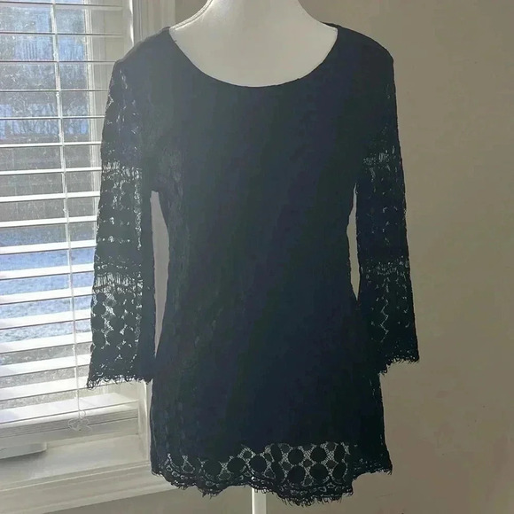 ❤️2/$30❤️[S]Solitaire Black Laced  3/4 Sleeve Crew Neck Blouser - Picture 2 of 5